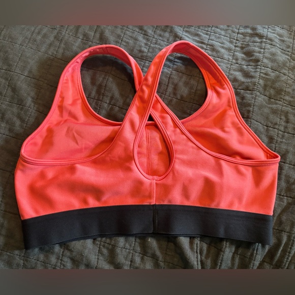 Under Armour Workout Bra Large - Picture 2 of 3
